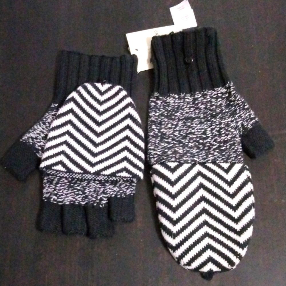 Lucky brand Gloves mettens one sz color black white new whit tag